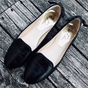 ⭐️FIRM⭐️ Marc Fisher ‘Brandy’ Lace Up Flats Size 7